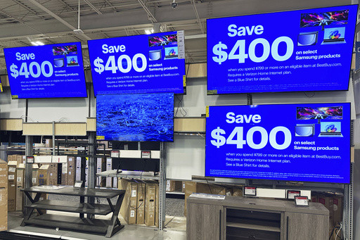 August consumer confidence dips in US with jobs, tariffs and high prices driving most unease