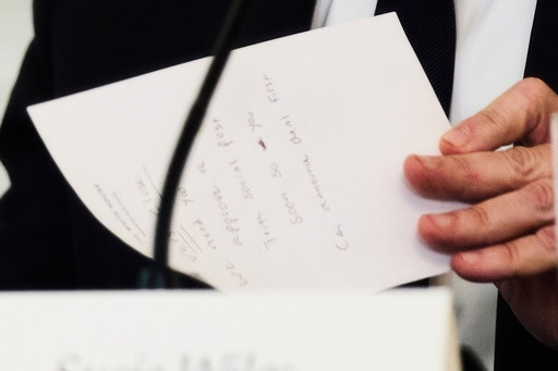 AP photos show Rubio’s urgent note to Trump before announcement of Mideast peace deal