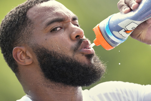 Titans’ Simmons says his shove of Ward was simply flared tempers and blown out of proportion