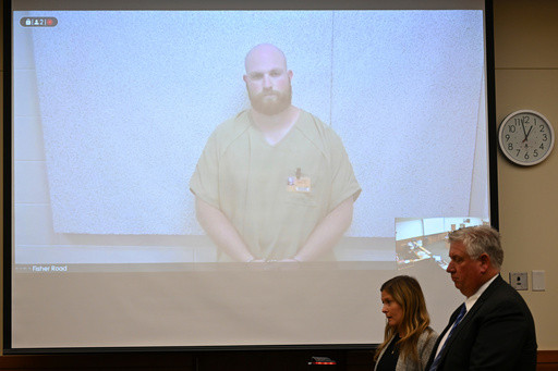Trial continues for officer charged with shooting pregnant Black woman accused of shoplifting