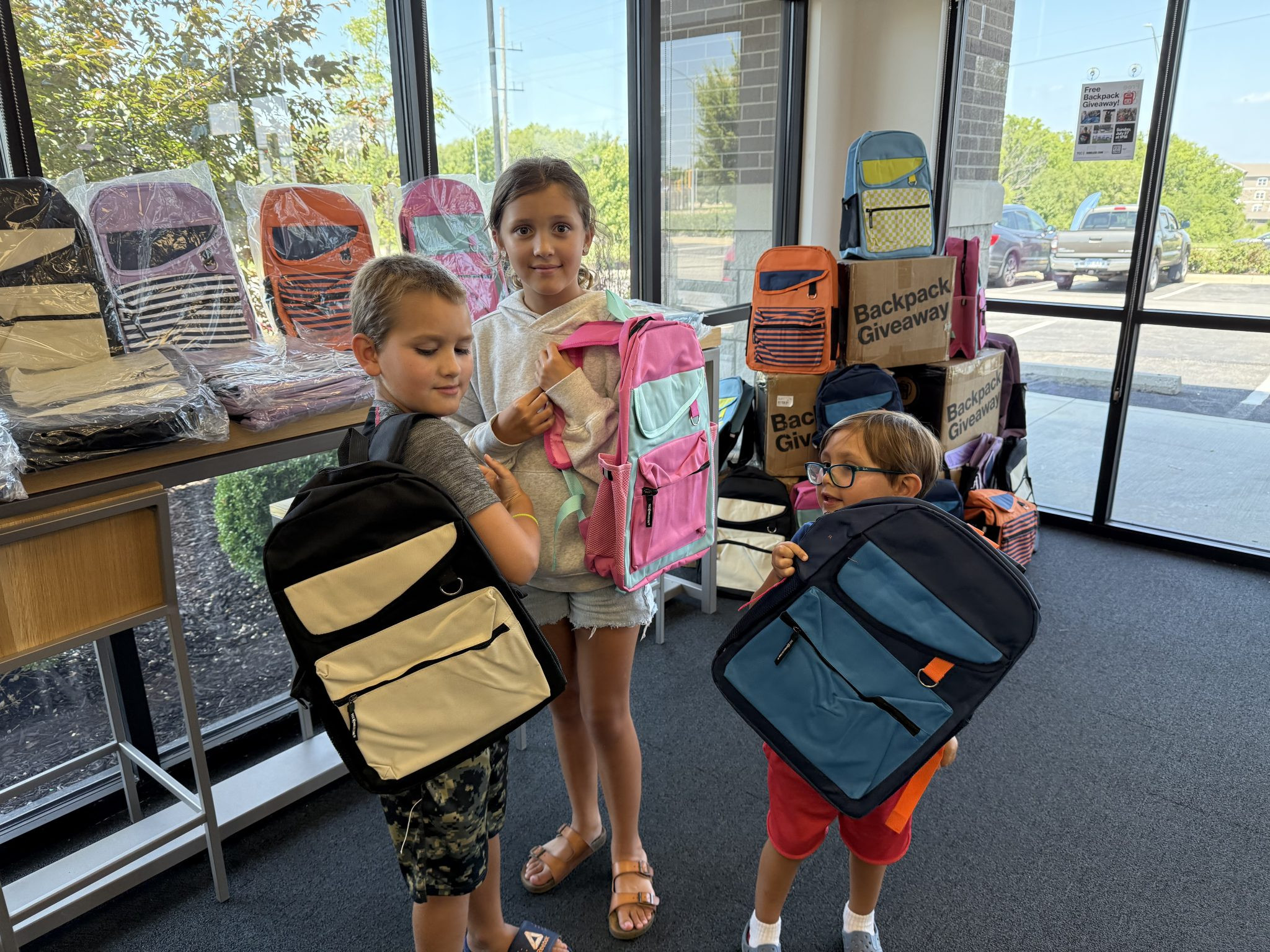 Verizon backpack giveaway set for Sunday