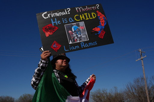 Democrats Castro, Crockett set out to visit detention center housing family detained in Minnesota