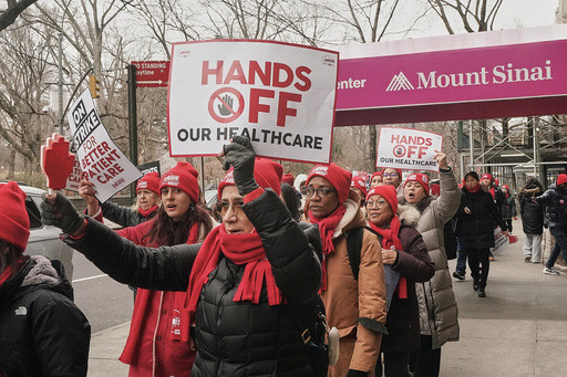 Nurses restart contract talks with another major hospital system on 5th day of strike