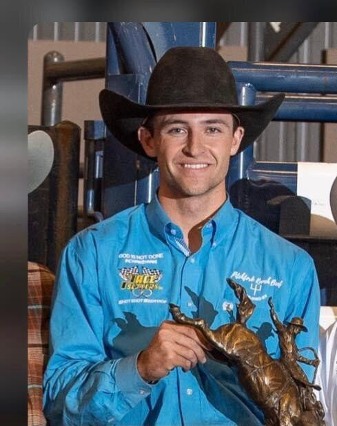 Wyoming cowboy wins Xtreme Broncs at Rodeo Rapid City