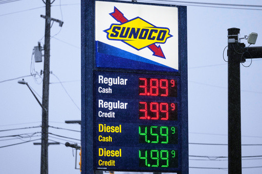 As fuel prices rise, US lawmakers push to suspend the federal gas tax
