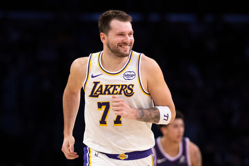 Luka and LeBron lead Lakers past Kings 128-104 to complete back-to-back weekend wins