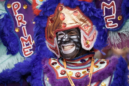 New Orleans closes out Mardi Gras with color and style in photos
