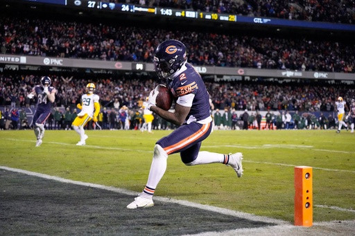 Caleb Williams rallies Bears from 18 points down for 31-27 playoff win over rival Packers