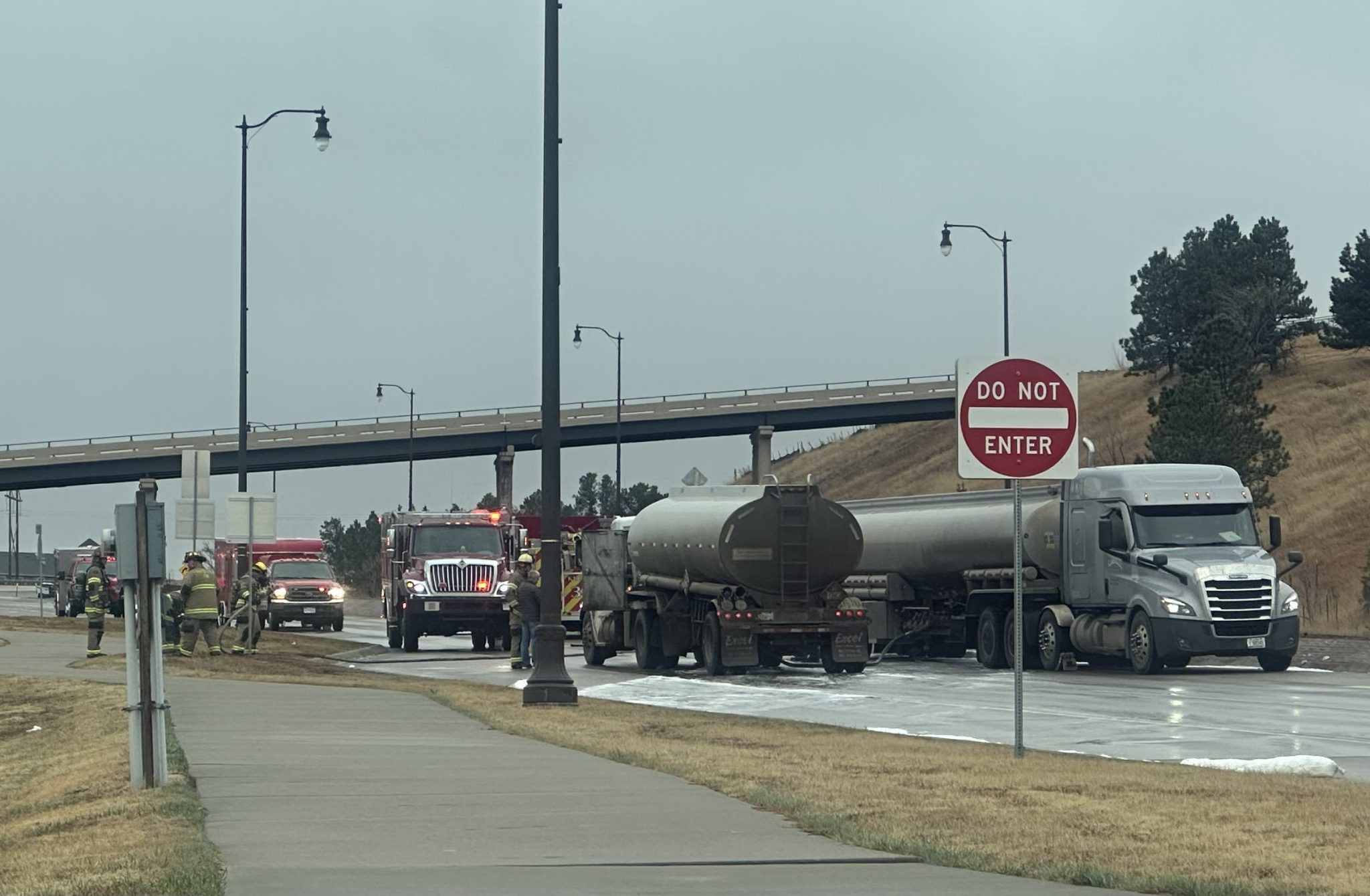 Fuel tanker fire closes Mount Rushmore Road