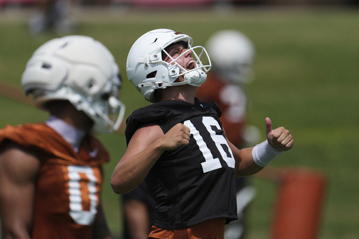 Texas QB Manning says NFL plans not taking shape yet despite grandpa’s prediction of 2026 in Austin