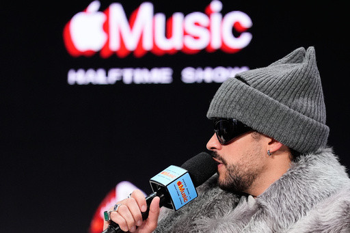 Bad Bunny look-alike contest in San Francisco draws hundreds of fans
