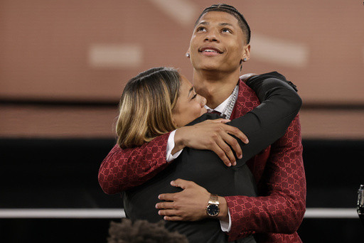 Moms take centerstage at NBA draft as sons appreciate all the effort they’ve put in