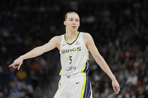 Paige Bueckers gets first win as a pro in return to Connecticut as she scores 21 points
