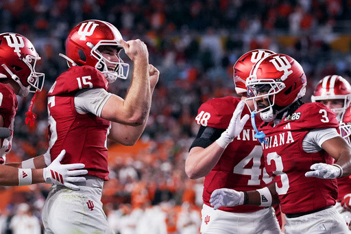 Fernando Mendoza’s clutch play against Miami leads undefeated Indiana to its 1st national title