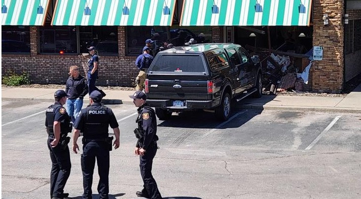 Truck crashes into Rapid City Restaurant