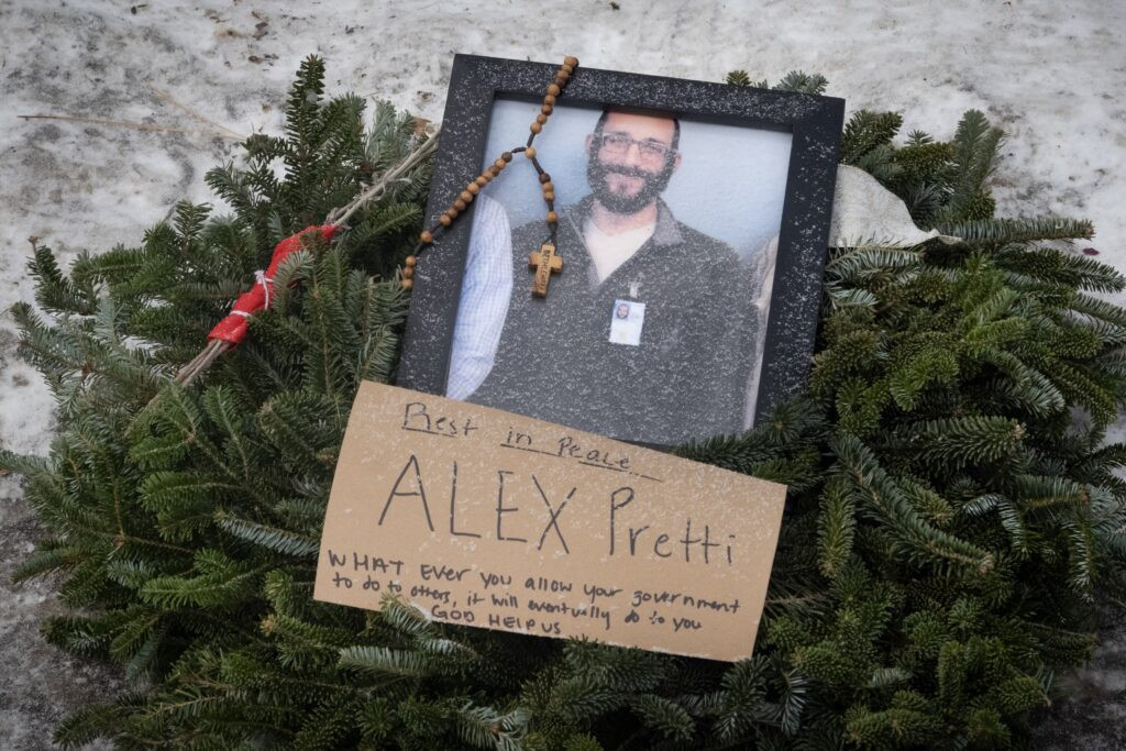 Klobuchar, Smith pay tribute to Minnesota victims on US Senate floor, call for ICE reforms