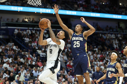 Spurs rookie guard Dylan Harper leaves game vs. Suns with calf injury