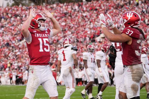 No. 1 Indiana and No. 5 Oregon turn CFP Peach Bowl semifinal into celebration of Big Ten’s supremacy