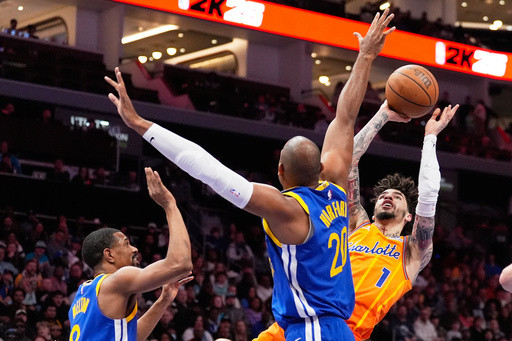Curry scores 26 in homecoming game as Warriors top Hornets