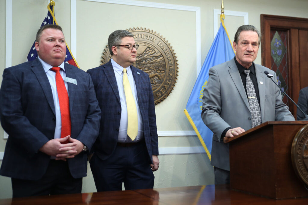 Governor proposes stiffer penalties for threats or violence that prevent religious practices