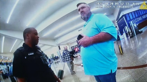 Federal prosecutors charge man accused of threatening to shoot up Atlanta airport