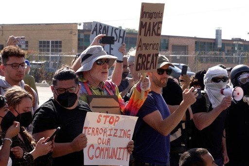Activists say immigration enforcement increased as Chicago waits for promised federal intervention