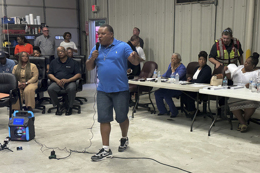 Tennessee town approves deals to turn closed prison into immigration detention facility