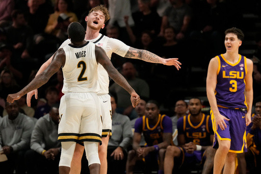 Vanderbilt lone program in nation with both men, women still perfect at 16-0 apiece