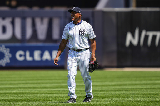 Mariano Rivera tears Achilles in Yankees Old-Timers’ Day game and needs surgery
