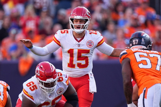 Broncos beat Chiefs 22-19 on Lutz’s last-second field goal, extending win streak to 8 games