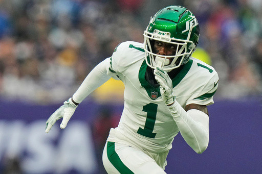 Jets make Sauce Gardner the NFL’s highest-paid cornerback with a $120.4M extension, AP source says