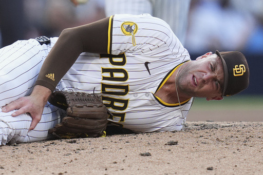 Padres reliever Jason Adam carted off field with ruptured quadriceps tendon