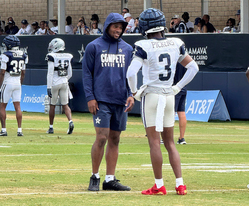 Cowboys owner Jerry Jones dismisses Micah Parsons’ trade request as negotiation talk