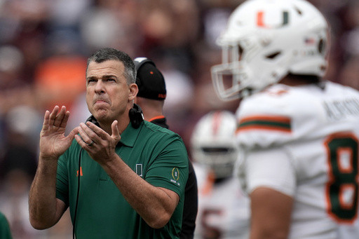 Defending national champ Ohio State in high Cotton against CFP 1st-timer Miami