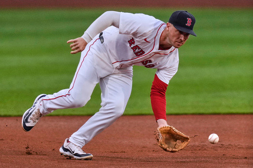 All-Star 3B Alex Bregman agrees to a $175 million, 5-year contract with the Cubs, AP sources say