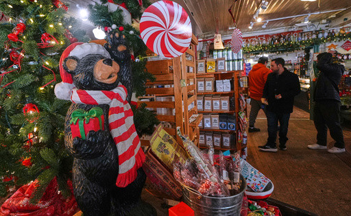 More thrifting and fewer returns, the early trends that defined shopping this holiday