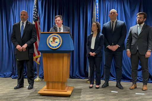 Founder of bankrupt subprime auto lender Tricolor Holdings is charged with fraud
