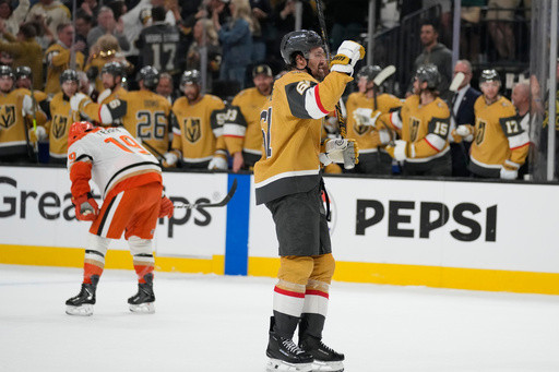 Barbashev scores late as the Golden Knights beat the Ducks 3-1 in Game 1