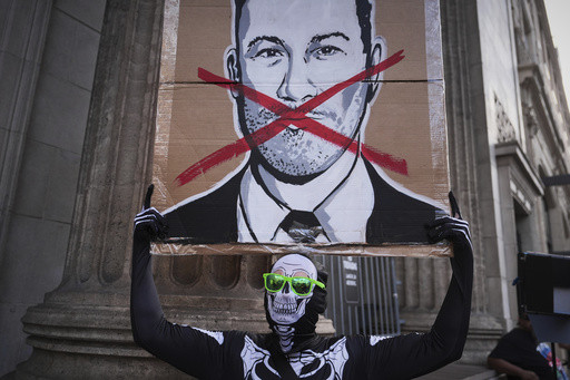 In battles over free speech, comedians are often center stage