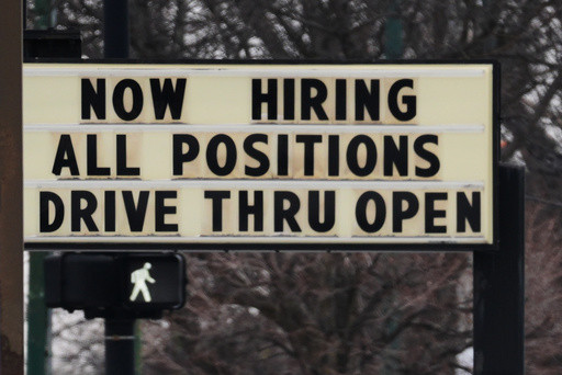 US jobless claims filings unchanged from previous week at 213,000 as layoffs remain low