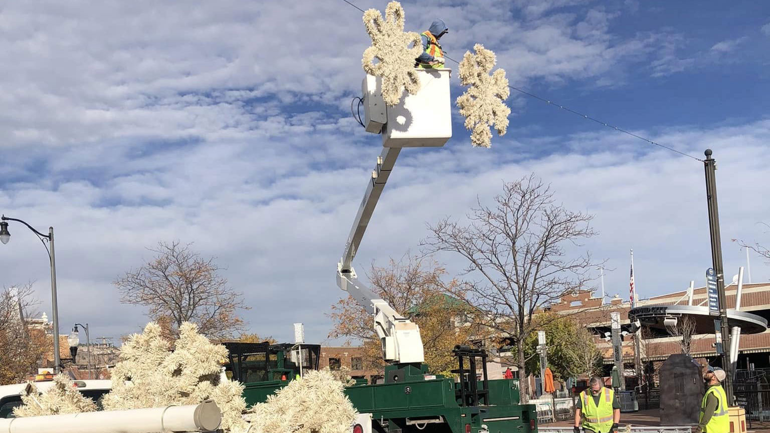 Fast Start on Festive Lights
