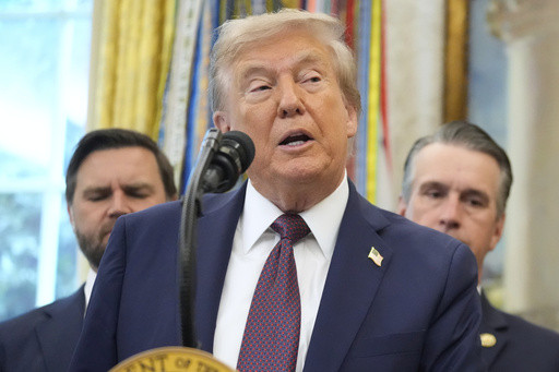 New Polish president who was endorsed by Trump is making his first White House visit