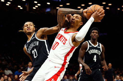 Durant and Thompson lead the Rockets past the Nets 120-96 for their 4th straight victory