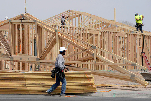 US applications for unemployment benefits inch down to 213,000 as layoffs remain stable