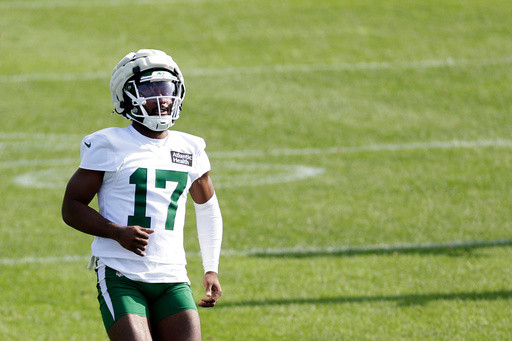 Jets coach Aaron Glenn says Kris Boyd is in good spirits while recovering from shooting