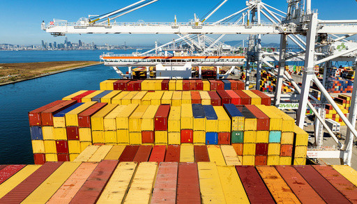 U.S. trade deficit slipped to $901 billion last year amid Trump tariffs