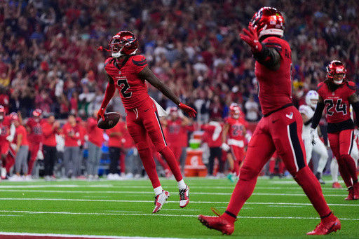 Texans get 8 sacks and Bullock forces 3 turnovers in Houston’s 23-19 win over Bills