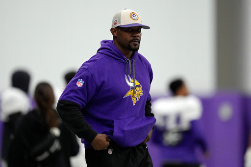 Vikings-Steelers game gives thriving Brian Flores a reflection of gratitude and a chance to catch up