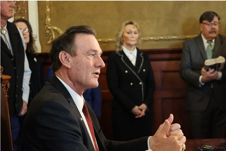 South Dakota Gov. Rhoden signs bill removing eminent domain for carbon pipelines