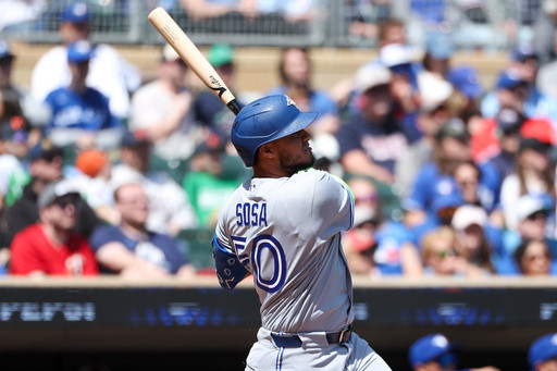 An eight-run eighth inning lifts the Blue Jays past the Twins 11-4
